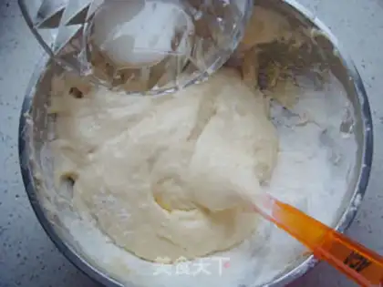 Make Six-inch mid-air sponge cake step 9