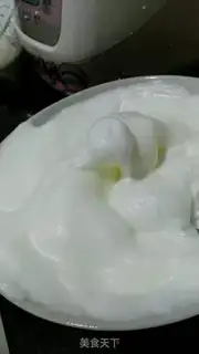 Make A cup of yogurt cake step 4