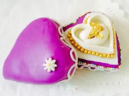 Make Roll the candy cake ring box step 14