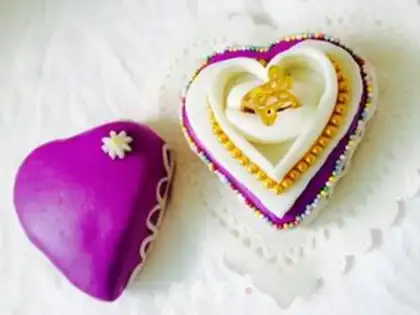 Make Roll the candy cake ring box step 16