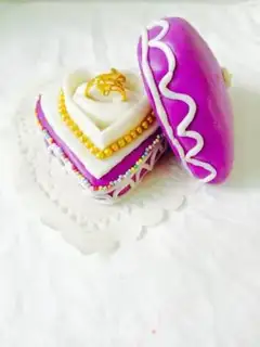 Make Roll the candy cake ring box step 17