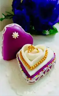 Make Roll the candy cake ring box step 19