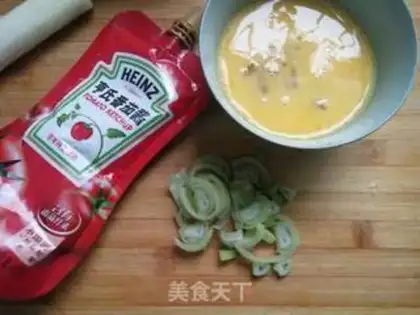 Make Eggs fried pasta step 1