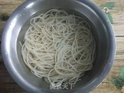 Make Eggs fried pasta step 2