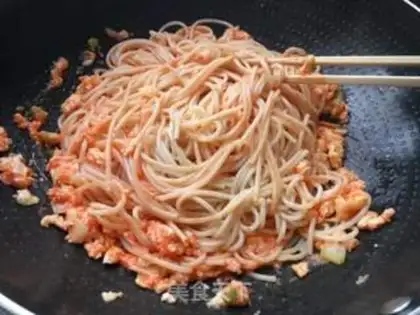 Make Eggs fried pasta step 5