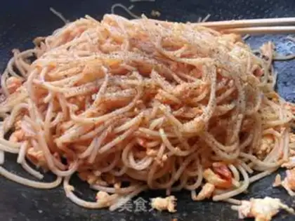Make Eggs fried pasta step 6