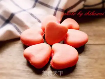 Make Heart-shaped macaron step 16
