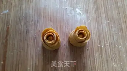 Make Pumpkin rose buns step 9