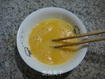 Make Tomato eggs and cabbage step 2