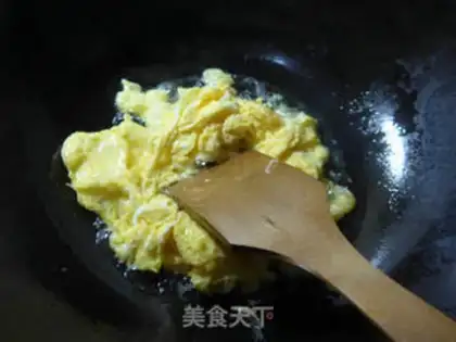 Make Tomato eggs and cabbage step 3