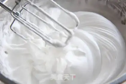 Make Savallin twirling cake step 3