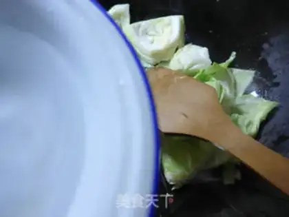 Make Tomato eggs and cabbage step 5