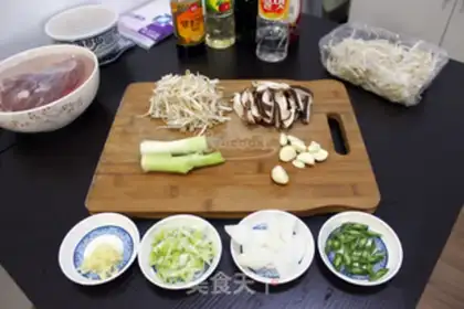 Make Korean beef soup step 2