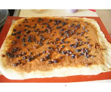Make Blueberry dry cinnamon rolls step 4