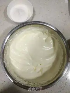 Make Rose cream cake step 3