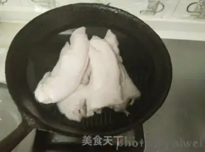 Make Roasted pig hoof step 1