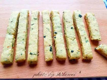 Make Seaweed pine crackers step 14