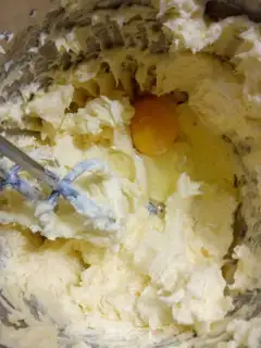 Make Tea almond cookies step 2