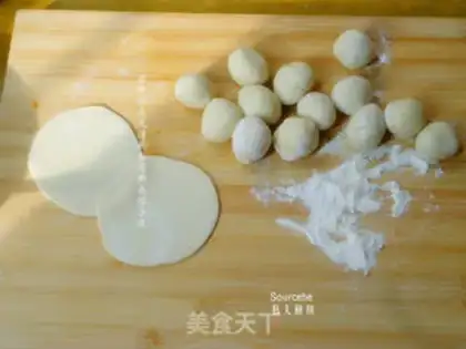Make Four-Girl dumplings step 2