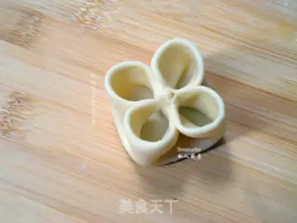 Make Four-Girl dumplings step 3