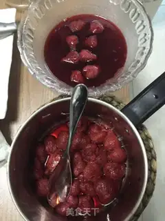 Make Strawberry Moose step 1