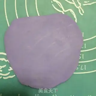 Make Snow dolls flipping candy cakes step 12