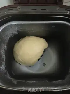 Make Shrimp ham pizza step 1