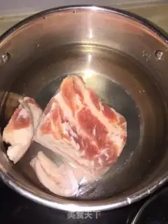 Make Garlic sprouts back to the pot step 0