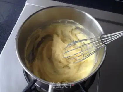 Make Onion pine rolls step 2