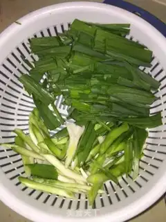 Make Garlic sprouts back to the pot step 2