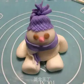 Make Snow dolls flipping candy cakes step 21