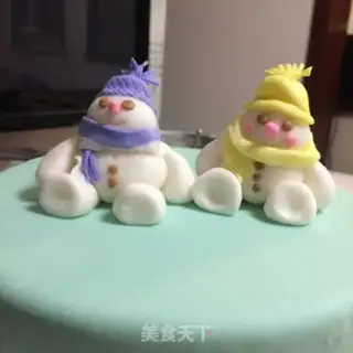 Make Snow dolls flipping candy cakes step 22
