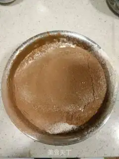Make Pine chocolate cake step 4