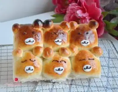 Make Little bear squeezes the bag step 21