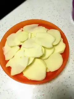 Make Potato chips with chicken wings step 0