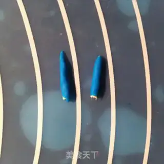 Make The smurf rolls the sugar cake step 13