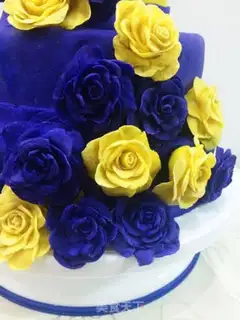 Make The candy rose cake step 10