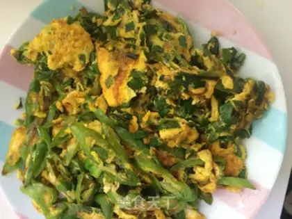 Make Scrambled eggs step 2
