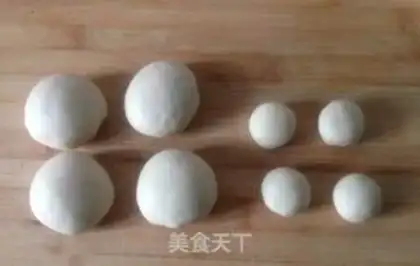 Make Milk snail rolls step 2