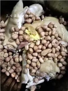 Make Peanut Lotus Pork Foot step 4