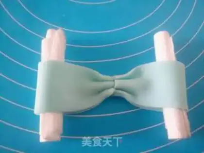 Make Butterfly rolls sugar cake step 17