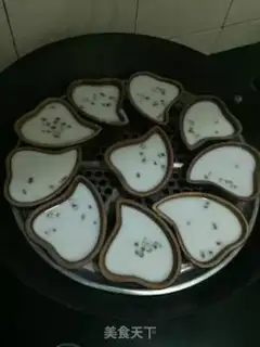 Make The spicy bean cake step 4