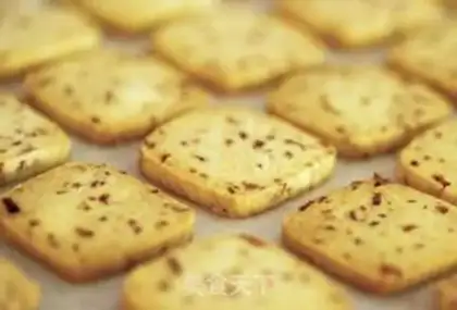 Make Cranberry cookies step 7