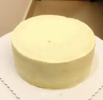 Make Kitty rolls the sugar cake step 1