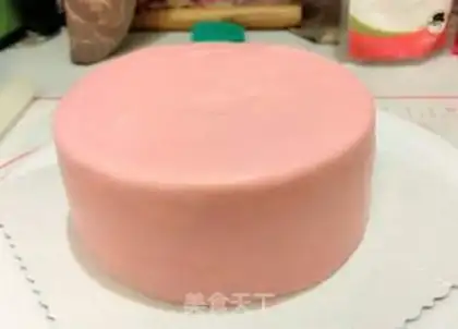 Make Kitty rolls the sugar cake step 2