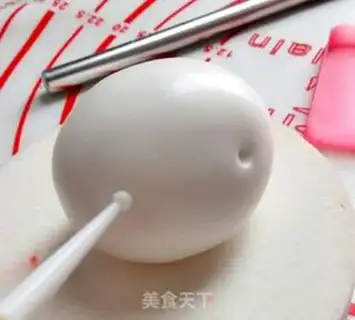 Make Kitty rolls the sugar cake step 5
