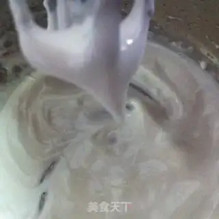 Make Frozen candy cake step 2