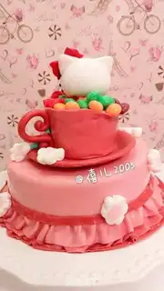 Make Kitty rolls the sugar cake step 10