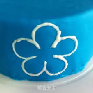 Make Frozen candy cake step 8