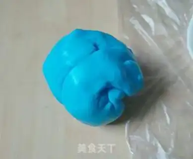 Make Rolling sugar baby shoes step 3